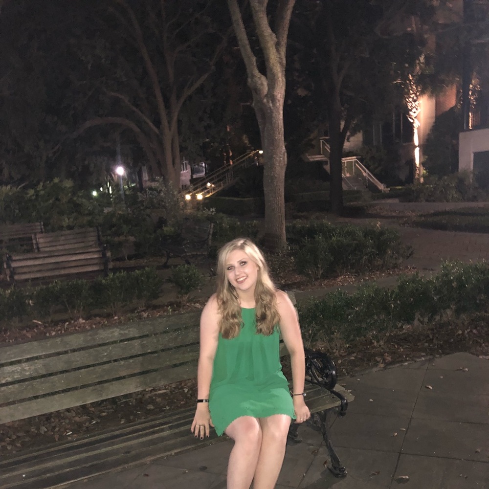 Meet your Posher, Alexis